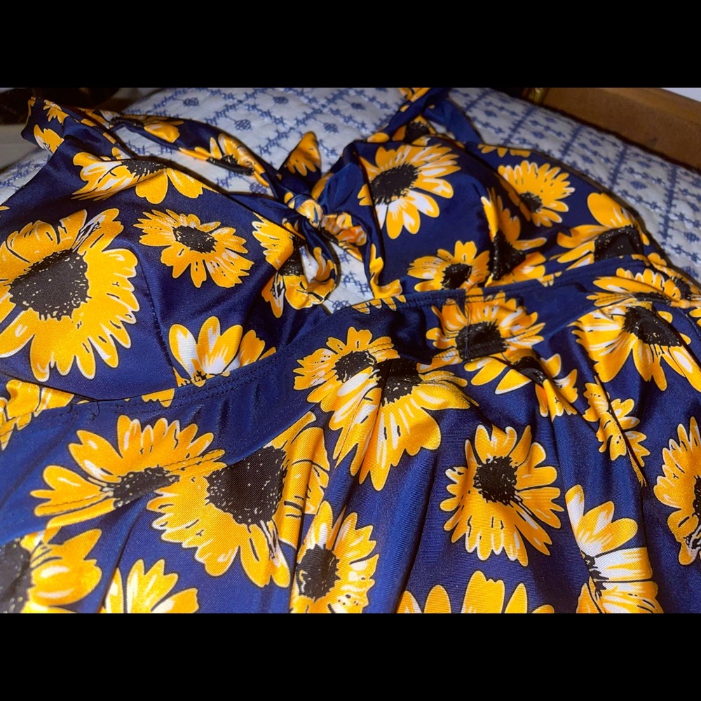 3XL swim top Gimme $3 n pay shipping and it’s urs